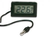 D2100 BATTERY POWERED THERMOMETER -50 TO +70degC
