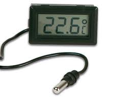 D2100 BATTERY POWERED THERMOMETER -50 TO +70degC - Click Image to Close